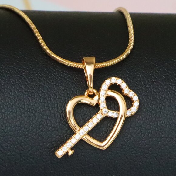 "Rose Gold Heart & Key Pendant with Sparkling Stone Accents, XPPT1862 - Picture 1 of 13